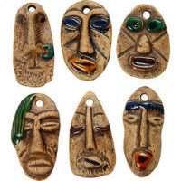 Keramikanhänger, Größe 25x49 mm, Lochgröße 4 mm, Braun, 6sort. [HOB-63562]